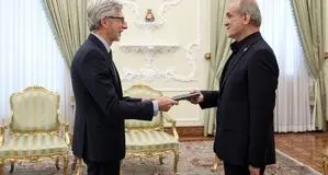 پزشکیان، استوارنامه سفیر جدید فرانسه را دریافت کرد + ویدئو