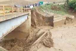 سیل راه ‌۴۰ روستای پلدختر را قطع کرد/ ویدیو