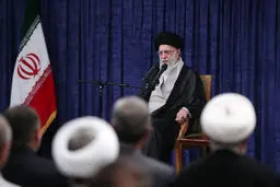  انگشتر خاص رهبری در نخستین شب ایام فاطمیه + عکس