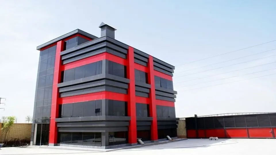 چگونه ورق کامپوزیت پرمیوم باند نمای ساختمان را هم ‌زمان زیبا و مقاوم می ‌کند