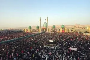 مراسم تشییع رهبر شهید انقلاب در قم آغاز شد