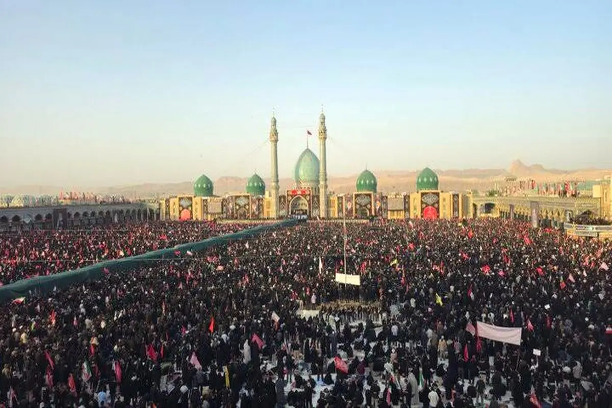 مراسم تشییع رهبر شهید انقلاب در قم آغاز شد