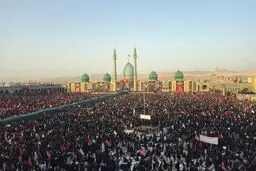 کیهان: منابع رسمی جمعیت حدود ۴۱ تا ۴۳ میلیون نفر را برای مجموع شرکت‌کنندگان مراسم تشییع رهبر شهید تأیید می‌کنند