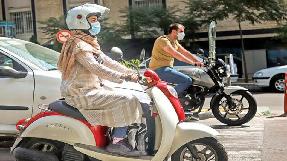 اعتراض دبیر شورای عالی انقلاب فرهنگی به موتورسواری زنان/ برخی آداب شرعی را رعایت نمی‌کنند