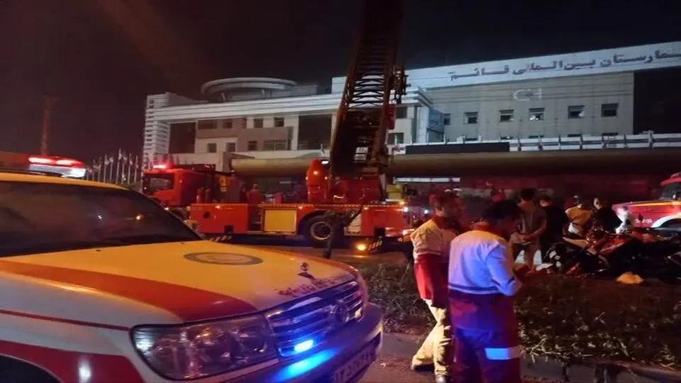 آتشسوزی و دودگرفتگی در بیمارستان قائم رشت ادامه دارد