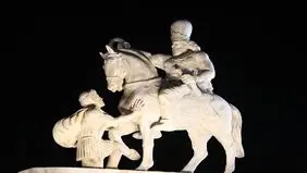 مجسمه والرین به فرودگاه مهرآباد رسید

