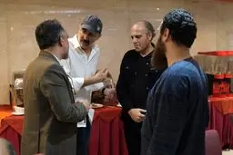 دیدار کاظم نظری و هادی حجازی‌فر با هنرمندان بهزیستی در جشنواره نمایش عروسکی

