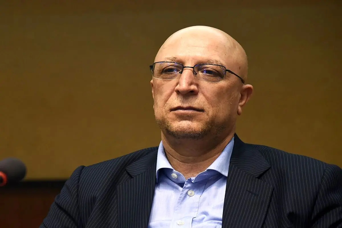 وزیر علوم دچار عارضه خفیف قلبی شد