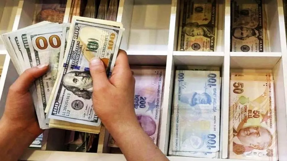 بازار ارز در انتظار نتیجه مذاکرات استانبول/ قیمت دلار از ۹۰ هزار تومان عبور می‌کند؟