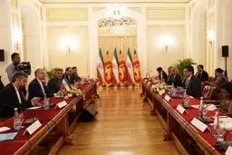 وزیر الخارجیة الإیرانی یلتقی نظیره السیریلانکی