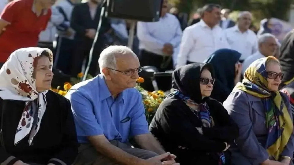 بازنشستگی مادران شاغل با ۲۰ سال سابقه ابلاغ شد + جزئیات کامل شرایط و سن بازنشستگی