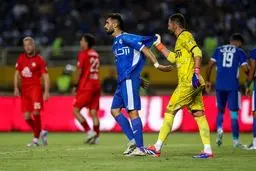 چرا مربی پرسپولیس پیراهن آدان را گرفت؟

