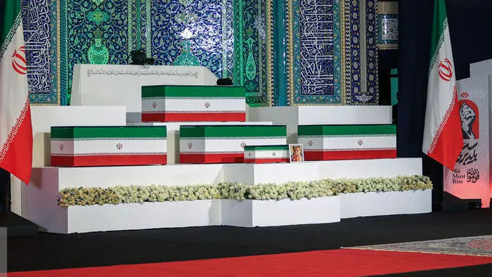 اعلام زمان اقامه نماز بر پیکر رهبر شهید انقلاب/ ویژه‌برنامه شب وداع تا نماز صبح ادامه دارد