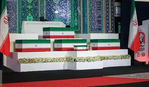 شخصیت‌های سیاسی و فرهنگی کشورهای جهان به پیکر رهبر شهید ادای احترام کردند + عکس