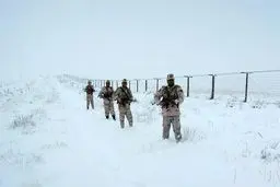 نجات ۲هزار تبعه غیرمجاز در مرز افغانستان از برف و کولاک

