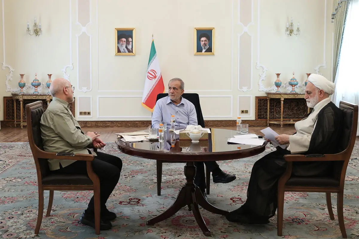 تصویری خاص از جلسه سران قوا که پایگاه اطلاع‌رسانی ریاست‌جمهوری منتشر کرد 