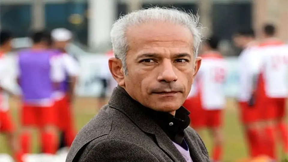 محمد خاکپور بازیکن قدیم فوتبال نسبت به رقم بالای قراردادها هشدار داد