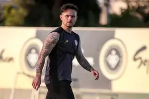 وینگر سپاهان عازم قطر شد