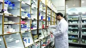 طلب داروخانه‌ها نصف شد