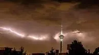 احتمال وقوع تندر و آذرخش در تهران طی امروز ۵ اردیبهشت‌ماه