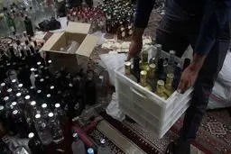 ایرنا: خرید مشروبات الکلی ۲۰ دقیقه طول می‌کشد/ همه بطری‌ها فیک هستند!




