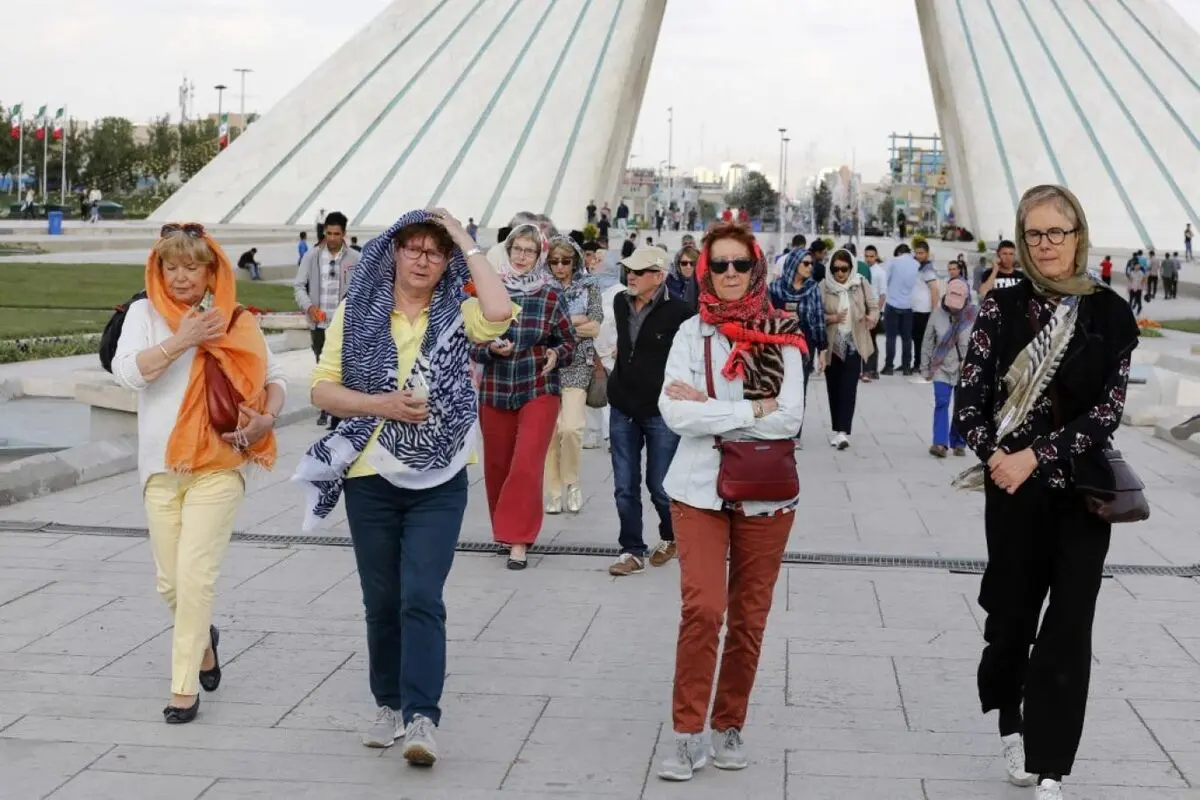 نگرانی گردشگران انگلیسی از اثرات جنگ علیه ایران