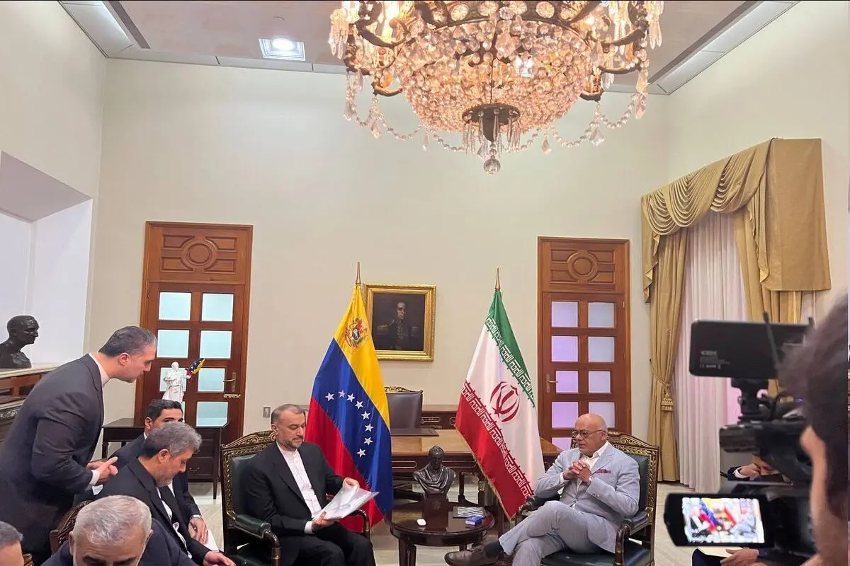 امیر عبداللهیان یجری محادثات مع رئیس المجلس الوطنی الفنزویلی