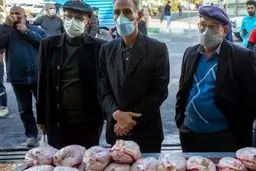 روزنامه همشهری: مرغ «به شدت» کمیاب و «بی‌نهایت» گران شده است

