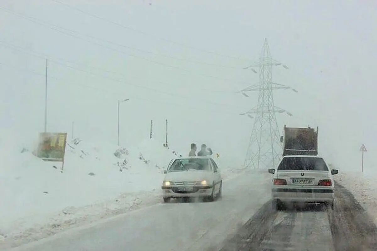 یخبندان جاده های کرمان/ هشدار مدیریت بحران برای کرمانی ها