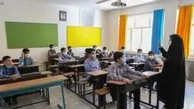 مدارس عادیِ دولتی به حال خود رها شده اند؛ هزینه‌های جاری آن‌ها هم از جیب والدین تأمین می‌شود

