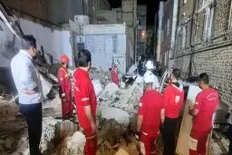 ریزش ساختمانی در ملارد/ اعزام سگ زنده یاب برای یافتن ۵ مفقودی احتمالی

