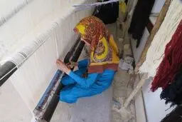 حتی یک ریال هم به بافندگان فرش اختصاص  داده نشد + فرش دستباف قسطی عرضه شود 
