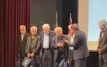 تقدیر از پیشکسوتان در جشن ۸۱ سالگی استقلال