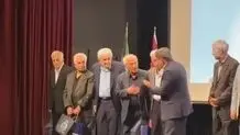 تقدیر از پیشکسوتان در جشن ۸۱ سالگی استقلال