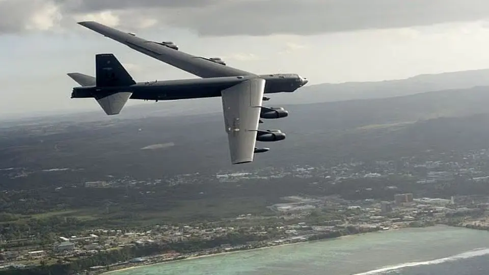 پرواز B-۵۲ بر فراز سواحل ونزوئلا