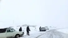 
آغاز بارش برف و باران در برخی محورها و ترافیک نیمه‌سنگین در جاده‌های اصلی کشور