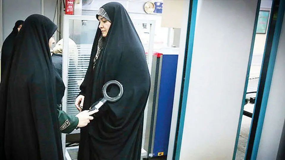 نقض حقوق زنان در بازرسی  فرودگاه امام خمینی

