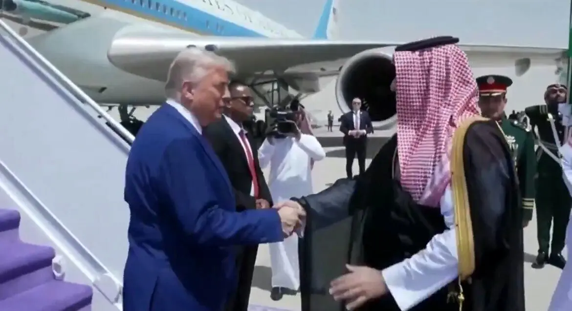 تفاوت استقبال بن سلمان از ترامپ و بایدن+ عکس
