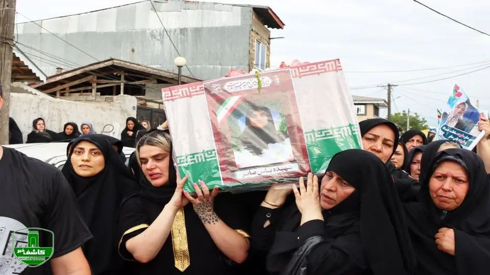 تصویر دختر دانشمند هسته‌ای که در جنگ ۱۲ روزه در آستانه اشرفیه شهید شد در بیت‌رهبری + عکس