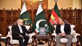 دیدار لاریحانی با فرمانده ارتش پاکستان

