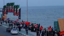 زنجیره انسانی مردم بندرعباس در ساحل خلیج‌فارس + عکس