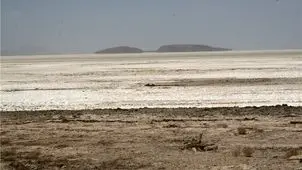 آب به تالاب بختگان رسید
