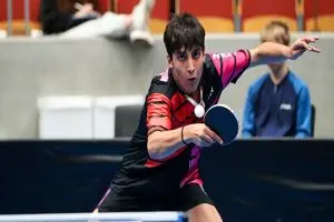 مبین امیری قهرمان پینگ‌پنگ زیر ۱۵ سال شد