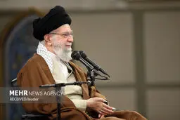 Leader calls on Iranian officials to fight against corruption