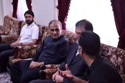 ادای احترام سفیر پاکستان به امام خمینی(س) در حاشیه مراسم سی‌وهفتمین سالگرد ارتحال بنیانگذار جمهوری اسلامی ایران