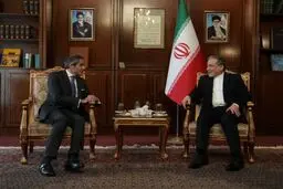 دیدار گروسی و عراقچی در تهران