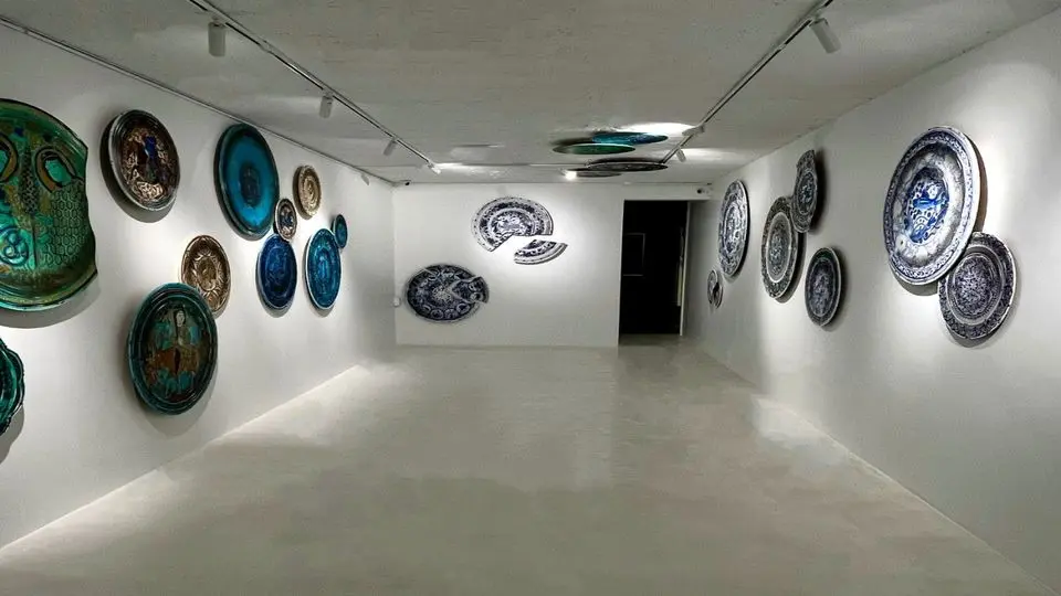 نمایشگاه «آبی سفید» ایرج شافعی در گالری کوین