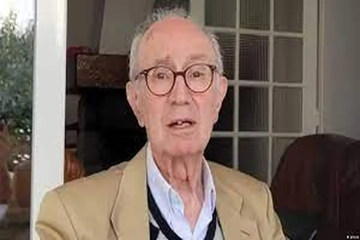 روشنفکر  چپ آزادی‌خواه

