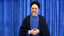 بانوی سالخورده یزدی خطاب به خاتمی: دست بده طبق فتوای آقای خمینی
