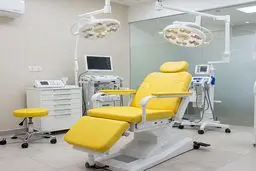  ۱۰ اشتباه رایج در خرید تخت کاشت مو + راهنمای تخصصی برای کلینیک‌ها